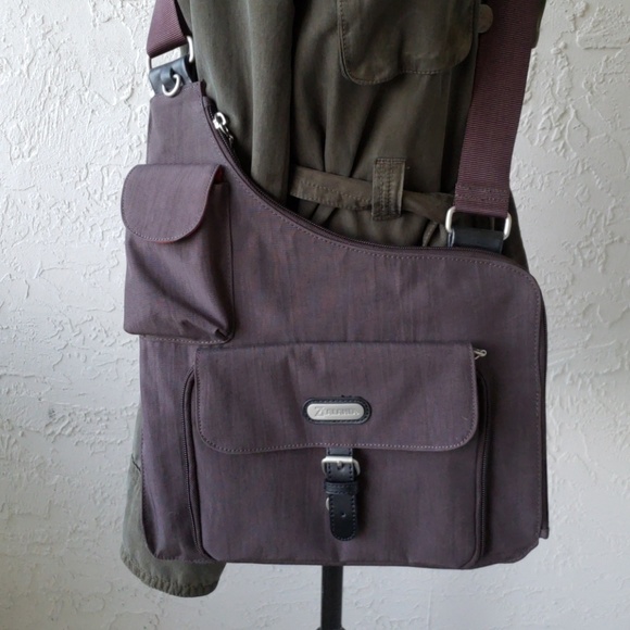 Zealand Handbags - ZEALAND • NWOT • Cross body bag
